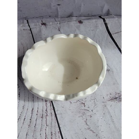 hatching duckling white ceramic trinket jar with heart ribbon READ - Picture 3 of 10